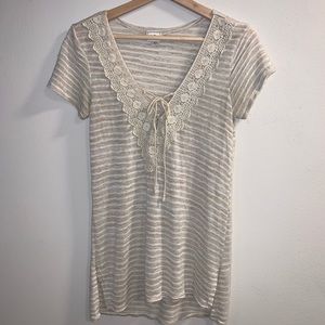 White & cream striped knit top. Buckle- Day-trip